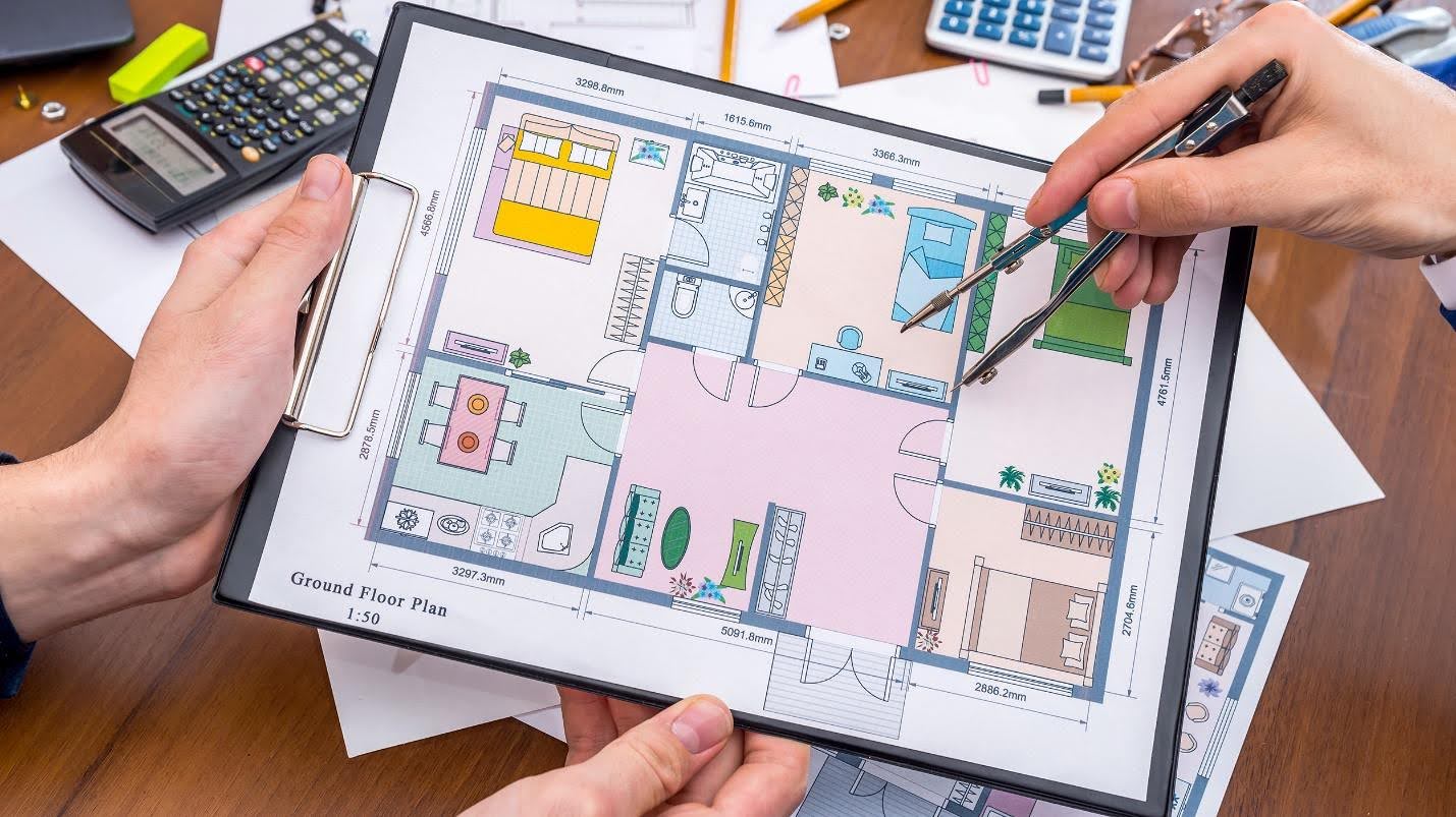 Comparison between a floor plan and a measured survey drawing